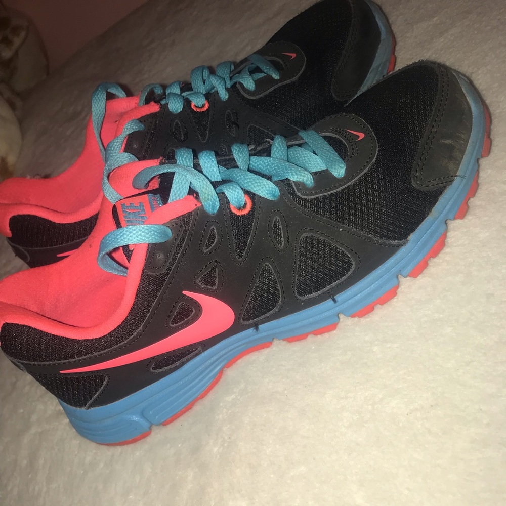 Woman’s Nike Revolution 2 Sneakers